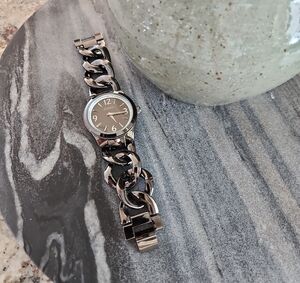 Elegant Women's Silver Curb Link Bracelet Watch